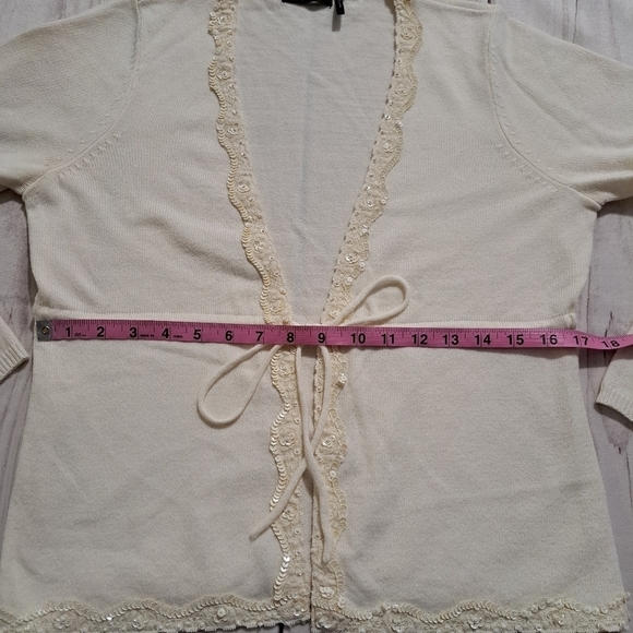 3 FOR 12 SALE Daisy Fuentes Cardigan Size Medium - Picture 4 of 14